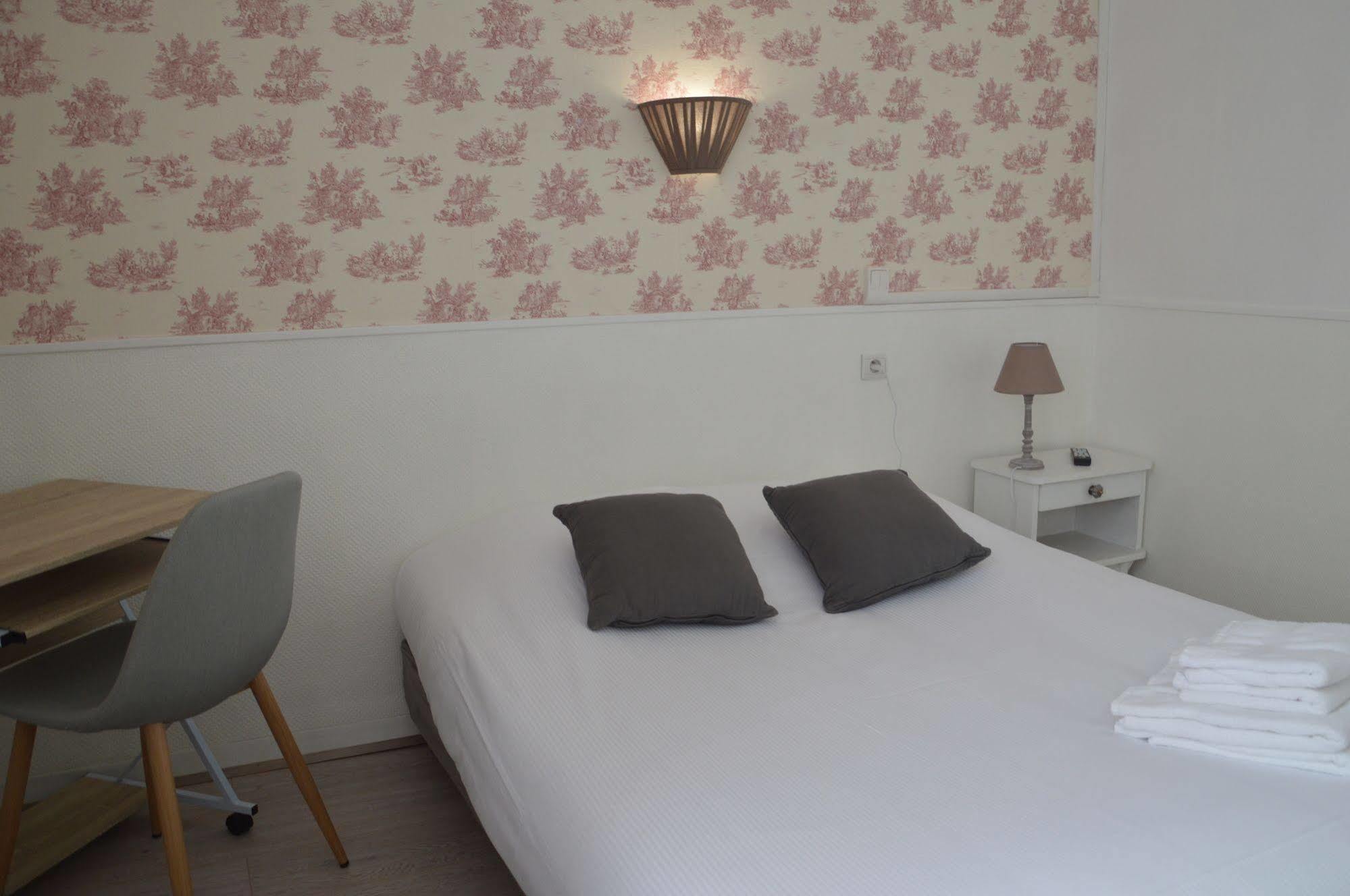 Hôtel de la Colombière Chalon sur Saone Esterno foto
